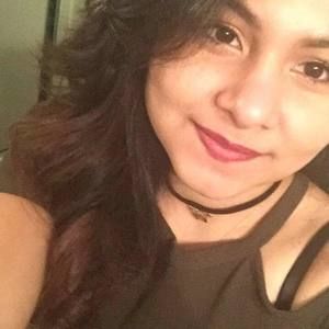 Meet your Posher, Roxana